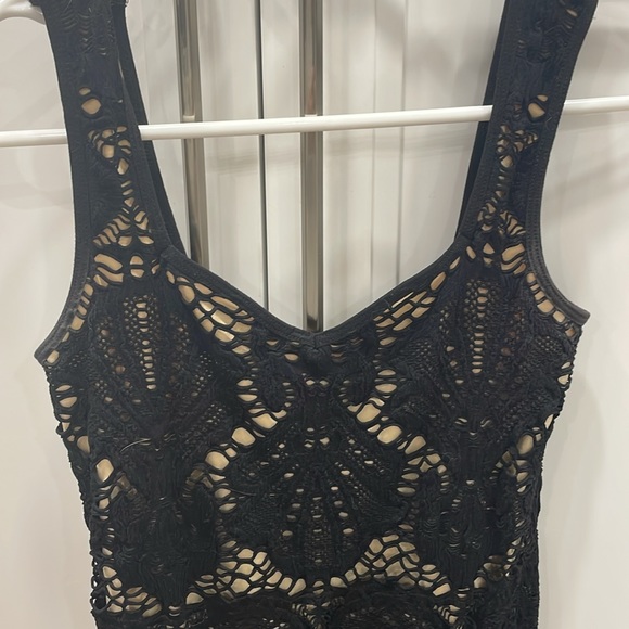 Black lace with new underlay. Stretchy/elastic material. Super comfortable. - Picture 2 of 4